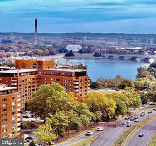 1004-1121 Arlington Blvd, ARLINGTON, VA, 22209-3229 | Card Image