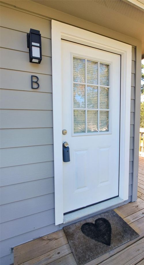 b-605 Orangewood Dr, Conroe, TX, 77302-1179 | Card Image