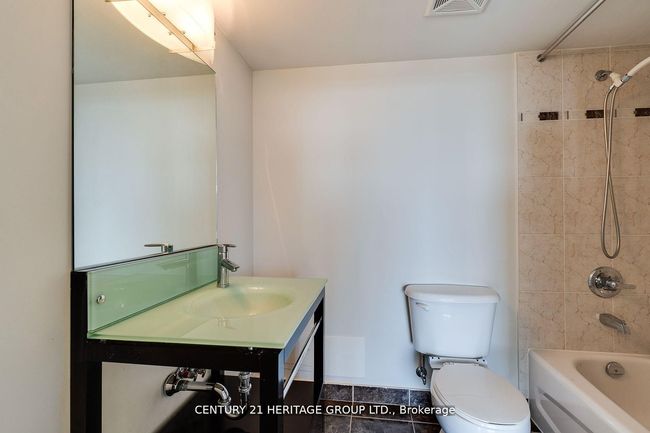 709 - 7 N Park Rd, Condo with 2 bedrooms, 2 bathrooms and 1 parking in Vaughan ON | Image 16