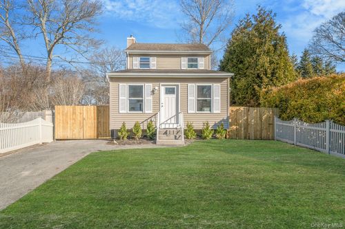 33 Wood Ave, Mastic, NY, 11950-3515 | Card Image