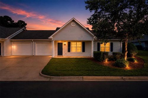 3033 Bentley Park Cir, Gainesville, GA, 30504-5681 | Card Image