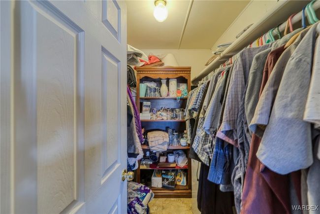Closet | Image 23