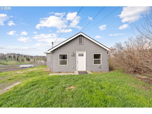 709 Sw 16th St, Pendleton, OR, 97801-2713 | Card Image