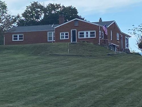 819 Sprinkle Rd, Fincastle, VA, 24090-5100 | Card Image