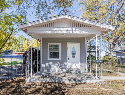 527 Mckinley Ave, San Antonio, TX, 78210-4001 | Card Image