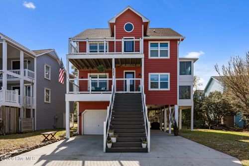 121 Seagull Ct, Surf City, NC, 28445-7865 | Card Image