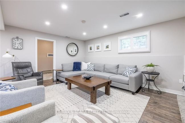 7863 Trackview St, House other with 3 bedrooms, 2 bathrooms and 2 parking in Niagara Falls ON | Image 27