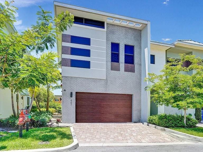 45th Ter, Plantation, FL 33317