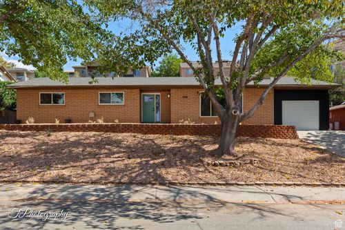592 N 1050 W, St George, UT, 84770-4368 | Card Image