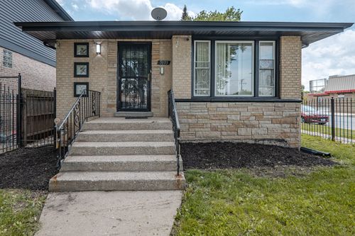 5133 W Monroe St, Chicago, IL, 60644-4140 | Card Image