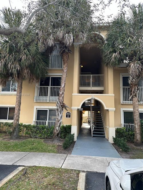 37-3-9905 Westwood Dr, Tamarac, FL, 33321-1830 | Card Image