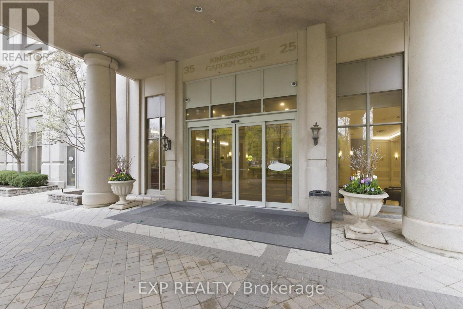 Residential in Mississauga (Hurontario) 2