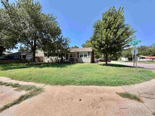 301 Van Arsdale Ave, Haysville, KS, 67060 | Card Image