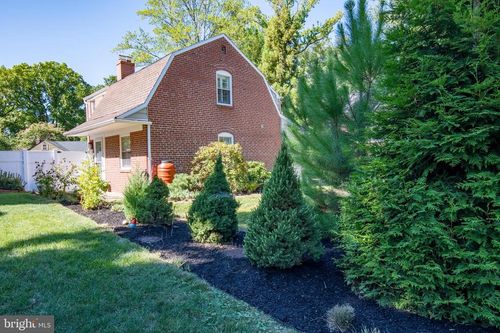 410 E Wynnewood Rd, WYNNEWOOD, PA, 19096-1614 | Card Image