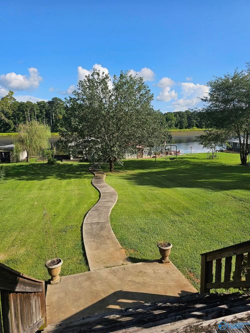 1465 Point Of Pnes, Guntersville, AL, 35976-6237 | Card Image