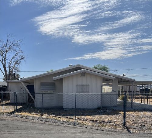 2040 Swan Cove N, Bullhead City, AZ, 86442 | Card Image