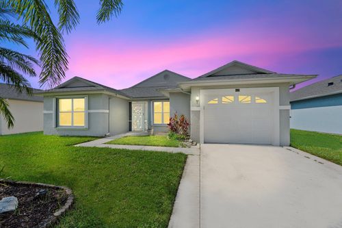 425 Banana Ln, Fort Pierce, FL, 34982-3924 | Card Image
