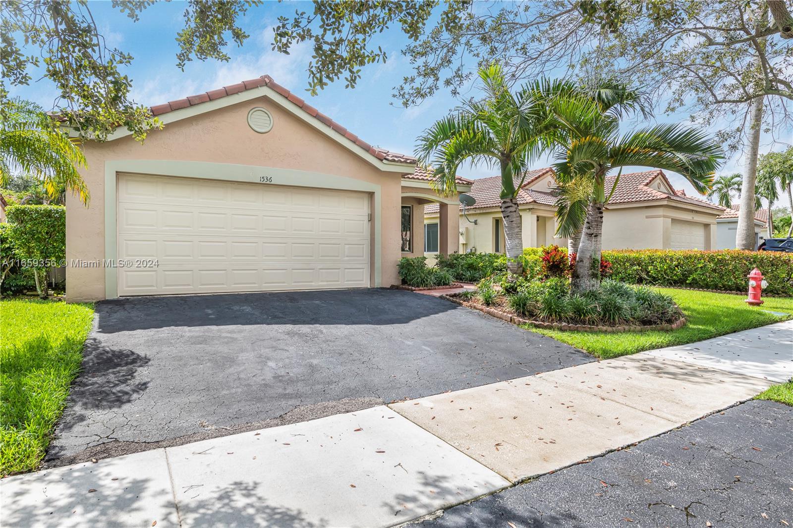 Mira Vista Cir, Weston, FL 33327