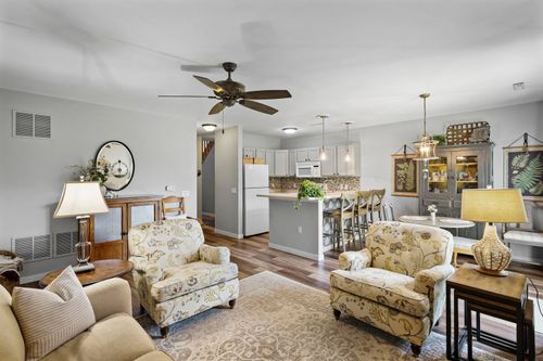 604 Enterprise Dr, Verona, WI, 53593-1239 | Card Image