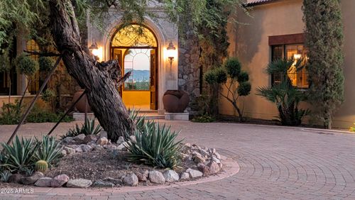 4836 E White Gates Dr, Phoenix, AZ, 85018-1841 | Card Image