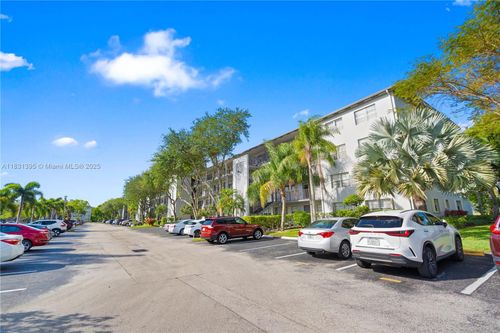 apt-413e-300 Sw 134th Way, Pembroke Pines, FL, 33027-2057 | Card Image