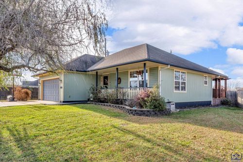 3839 Nw Dondee Ln, Topeka, KS, 66618-2679 | Card Image