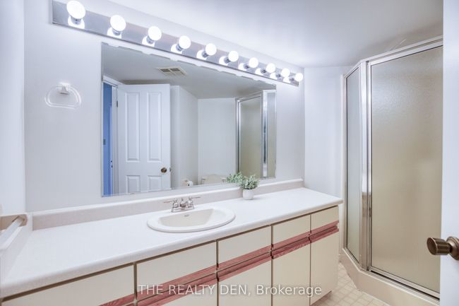 603 - 8 Christopher Crt, Condo with 2 bedrooms, 2 bathrooms and 1 parking in Guelph ON | Image 20