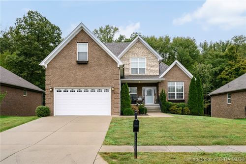 10739 Elk Run Trl, Sellersburg, IN, 47172-8635 | Card Image