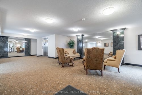 306-970 Golf Links Road, Hamilton, ON, L9K1J8 | Card Image