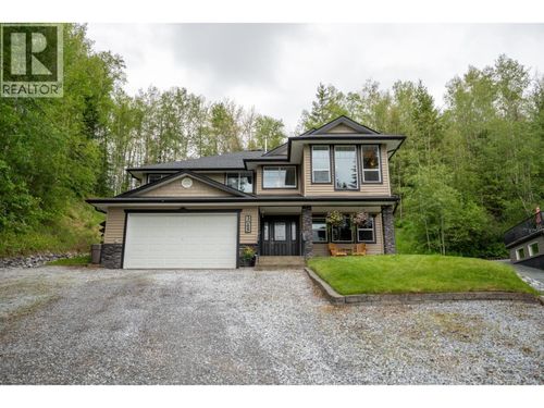 3065 Charella Pl, Prince George, BC, V2N5L1 | Card Image