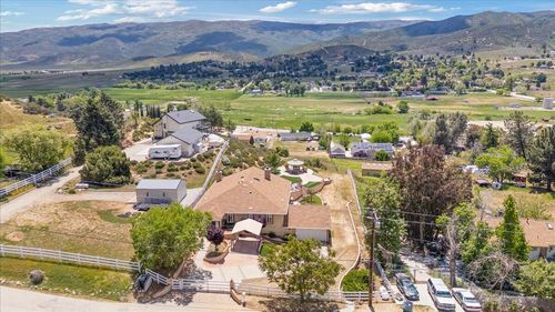 8736 Calva St, Leona Valley, CA, 93551-7214 | Card Image