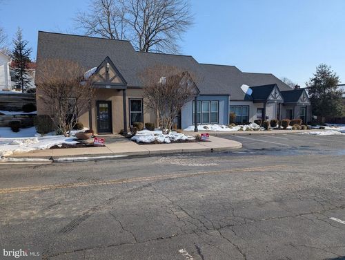 6621 Electric Ave, WARRENTON, VA, 20187-2700 | Card Image