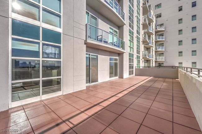 UNIT-810 - 150 Las Vegas Blvd N, Condo with 2 bedrooms, 2 bathrooms and null parking in Las Vegas NV | Image 24
