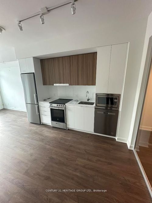 504-30 Upper Mall Way, Vaughan, ON, L4J0J7 | Card Image