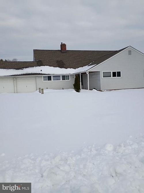 22 Fallenrock Rd, LEVITTOWN, PA, 19056-1802 | Card Image