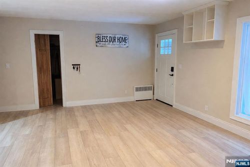 120 Louis St, Hackensack, NJ, 07601-2935 | Card Image