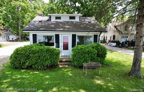 1494 Maxfield Rd, Hartland, MI, 48353-3630 | Card Image
