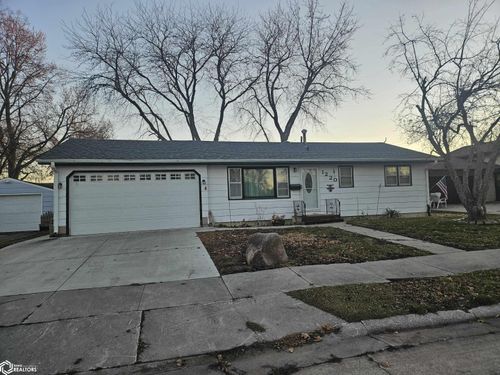 1220 Meadow Ln, Webster City, IA, 50595-2750 | Card Image