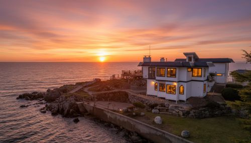 5482 Hill Rd, Sechelt, BC, V7Z0N2 | Card Image