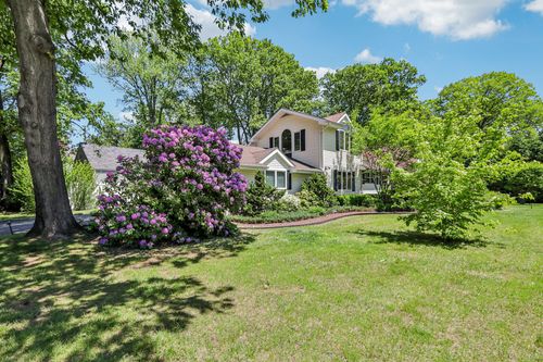 1 Meadowood Path, New Rochelle, NY, 10804-3410 | Card Image