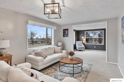 9635 Maple St, Omaha, NE, 68134-5316 | Card Image