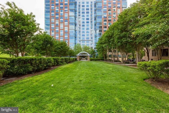 APT-217 - 8220 Crestwood Heights Dr, Condo with 2 bedrooms, 2 bathrooms and null parking in MCLEAN VA | Image 32