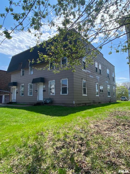 323-321-323 E 15th St, Davenport, IA, 52803-4496 | Card Image