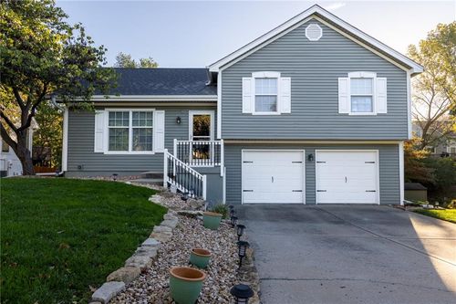 6525 Nw Hidden Valley Rd, Kansas City, MO, 64152-3849 | Card Image