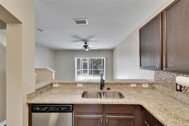 15787 Fishhawk Falls Dr, Townhouse with 2 bedrooms, 3 bathrooms and null parking in Lithia FL | Image 15