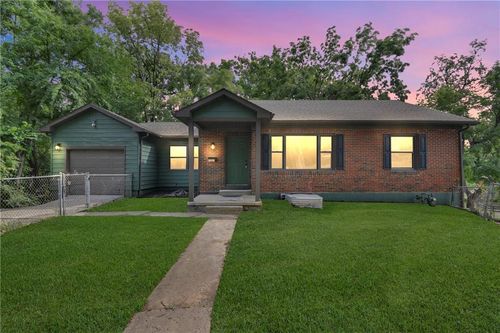 9501 E Winner Rd, Independence, MO, 64053-1634 | Card Image