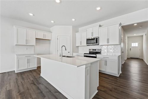 2705 Mercer Ln, Platte City, MO, 64079-4804 | Card Image