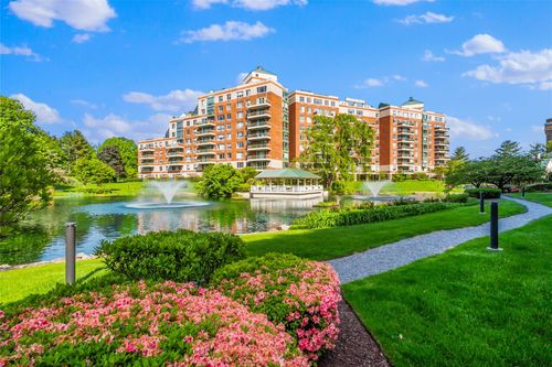 510-e-100 Hilton Avenue Avenue, Hempstead, NY, 11530 | Card Image