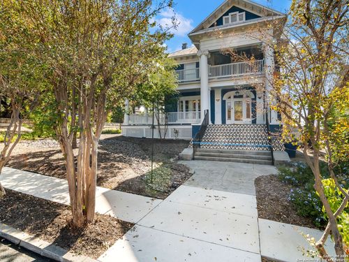 702 W French Pl, San Antonio, TX, 78212-3636 | Card Image