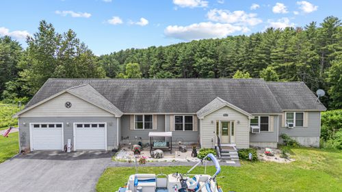 2 Victoria Dr, Gray, ME, 04039-8502 | Card Image